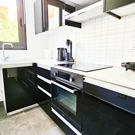One-bedroom Luxury In Egkomi Apartament Engomi